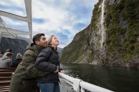 Milford Sound Coach Tour & Boutique Cruise from Queenstown