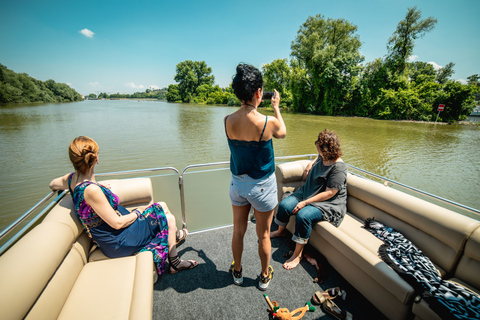 Belgrado: Sightseeingcruise bij zonsondergang met fruit en drankjesBelgrado: Sightseeingcruise bij zonsondergang met snacks en drankjes