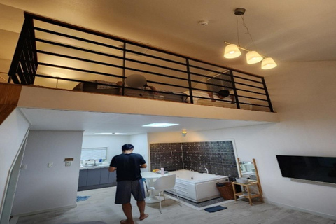 Seoul: tour di 2 giorni a Danyang con pick-up all&#039;aeroporto di IncheonHotel or airport pickup 1-night, 2-day UNESCO- Danyang tour