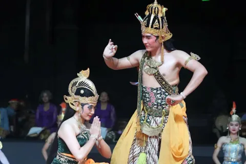 Yogyakarta: Ramayana Show with Transfer, Entry Fee & Dinner