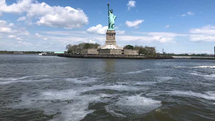 statue of liberty and liberty island small group tour