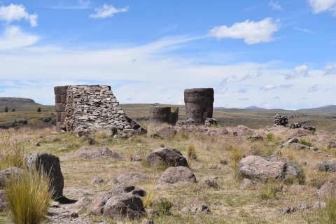 Au départ de Puno : Journée complète d'excursion à Uros Taquile Sillustani