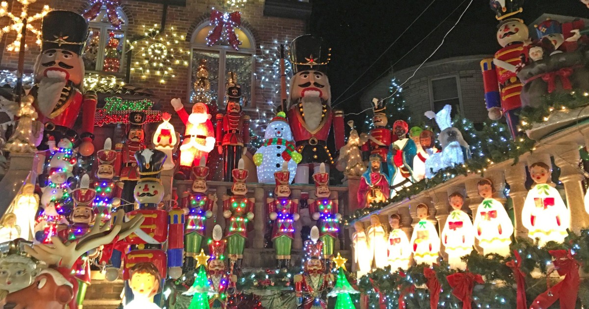 Brooklyn: 1.5-Hour Heights Christmas Lights Tour GetYourGuide