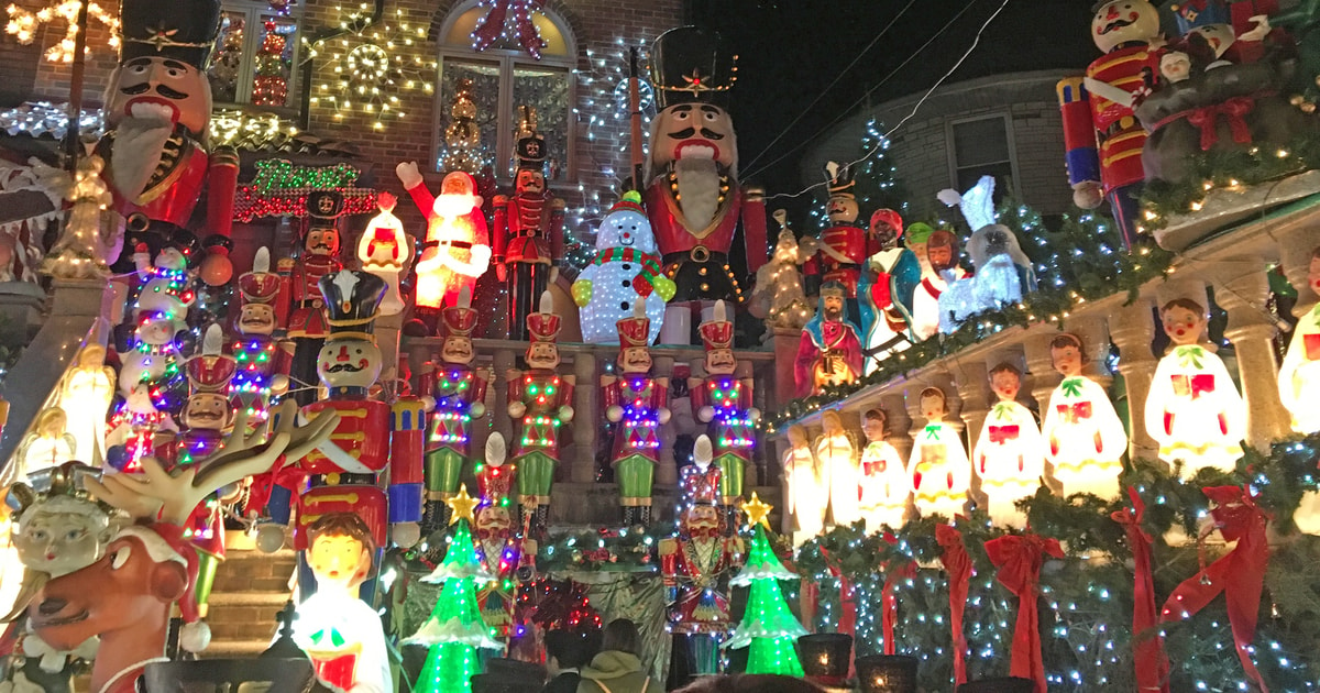 Brooklyn: 1.5-Hour Heights Christmas Lights Tour GetYourGuide