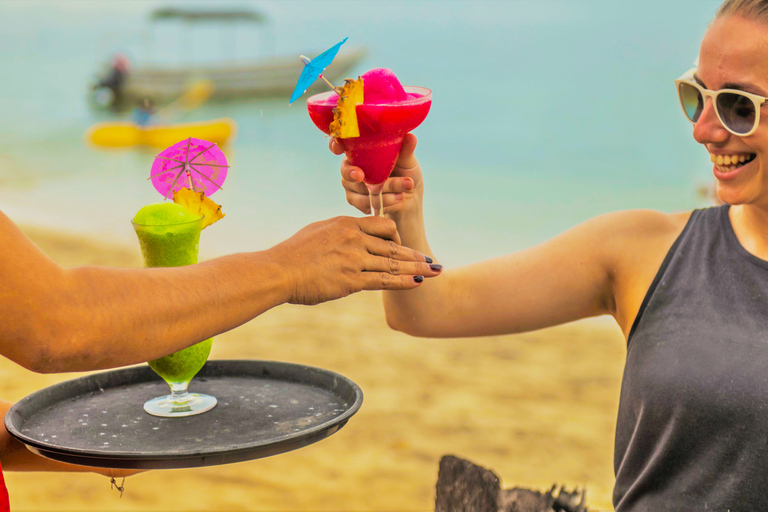 Fidżi: Kulturalna przygoda na wyspie i rejs po dżungliHotele na wybrzeżu koralowym - Warwick do Shangri-la. Odbiór od 8.20 rano