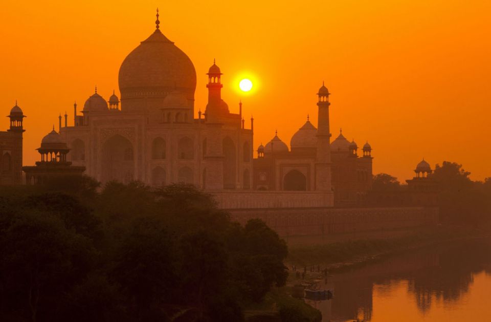 Agra Taj Mahal With Mausoleum Skip The Line Tickets And Guide Getyourguide