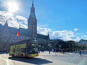 Hamburg: Hop-On/Hop-Off-Bustour und Hafenrundfahrt per Boot Hamburg: Hop-On/Hop-Off-Bustour und Hafenrundfahrt per Boot