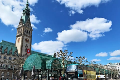 Hamburg: Hop-On, Hop-Off Bus City Tour