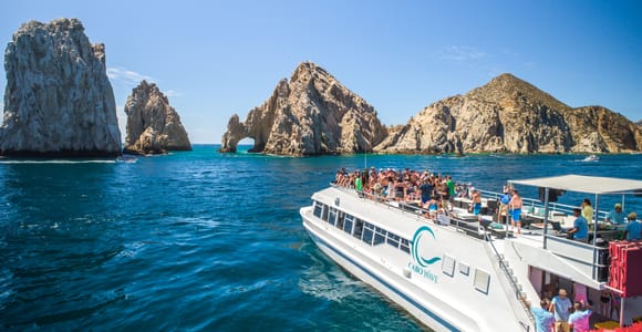 Cabos: Cabo Wave Cruise with Snorkeling, Lunch & Open Bar