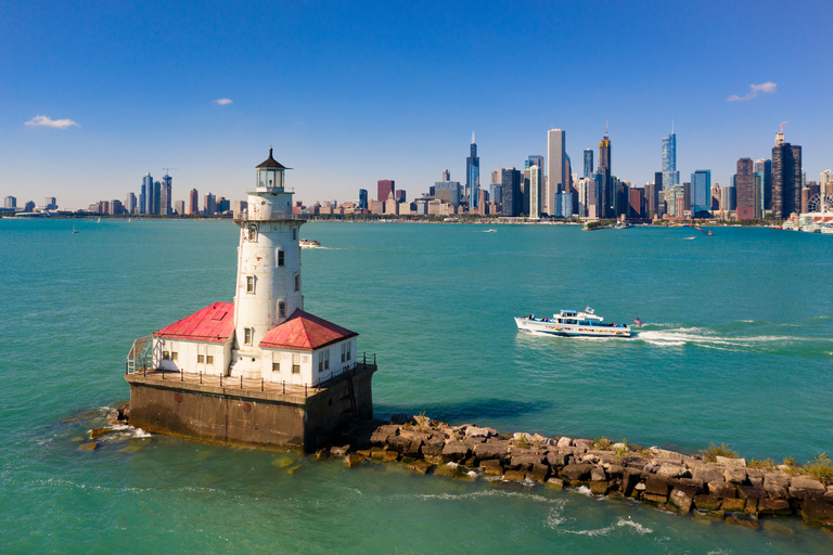 Chicago: Narrated Sightseeing River and Lake Cruise Priority Boarding