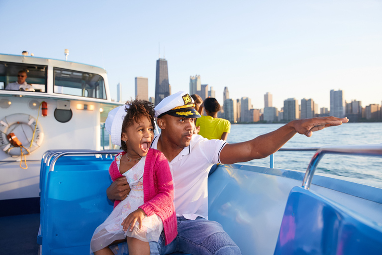 Chicago: Narrated Sightseeing River and Lake Cruise Priority Boarding