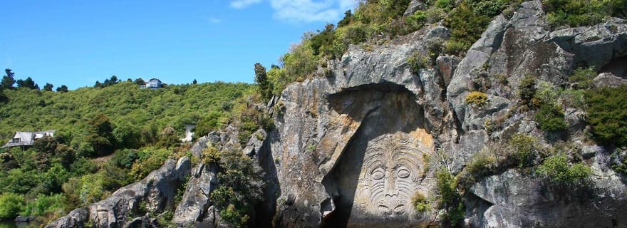 Lac Taupo : Sculptures rupestres maories 10h30 Croisière d'une heure et demie