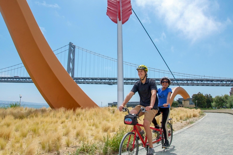 San Francisco : visite autoguidée en véloLocation de vélo et billet pour le ferry
