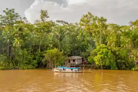 Passeios de barco na Amazônia