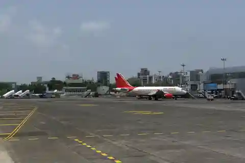 Mumbai: Private Hotel Transfers to/from Airport
