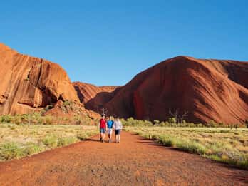 Uluru: Heilige Stätten bei Sonnenuntergang mit Wein & Käse Uluru: Heilige Stätten bei Sonnenuntergang mit Wein & Käse