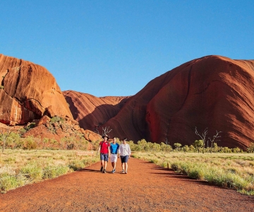 Uluru: Sacred Sites & Sunset Tour with Wine & Cheeseboard