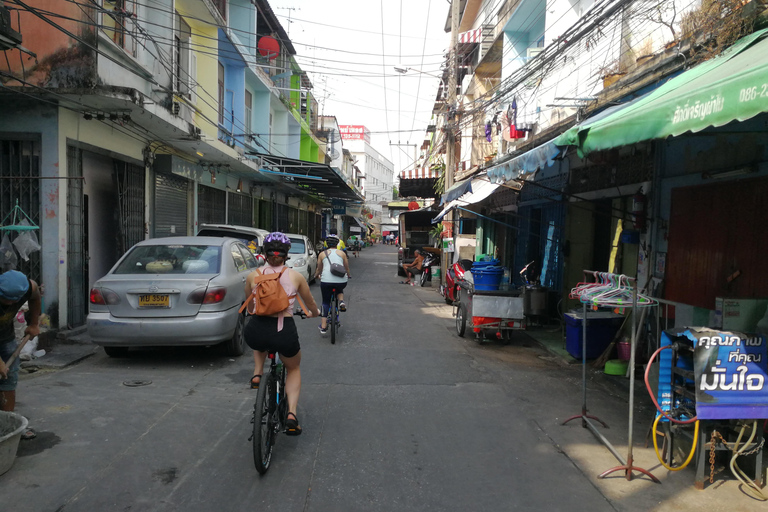 Bangkok: Tour in barca con pranzo in bicicletta e sul canaleBangkok: tour in bici e in battello sui canali con pranzo