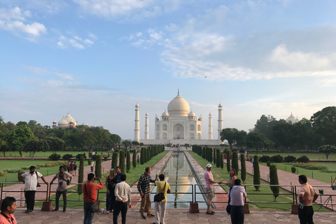 Da Delhi: Tour privato del Taj Mahal e del Forte di Agra all&#039;albaTour con auto climatizzata, autista, guida e biglietti d&#039;ingresso