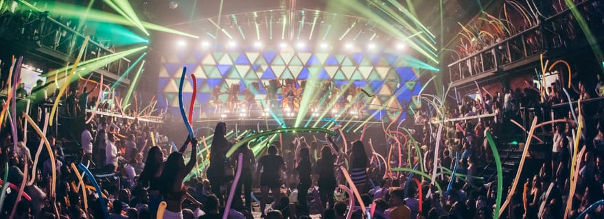 Punta Cana : Expérience de la boîte de nuit Coco Bongo avec transfert