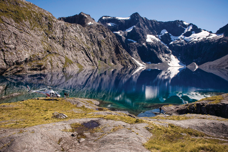 Te Anau: voo panorâmico de Milford Sound com pouso no lago