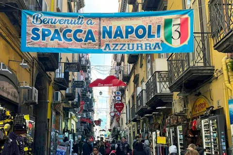 Naples Center: Exclusive tour with tour guide