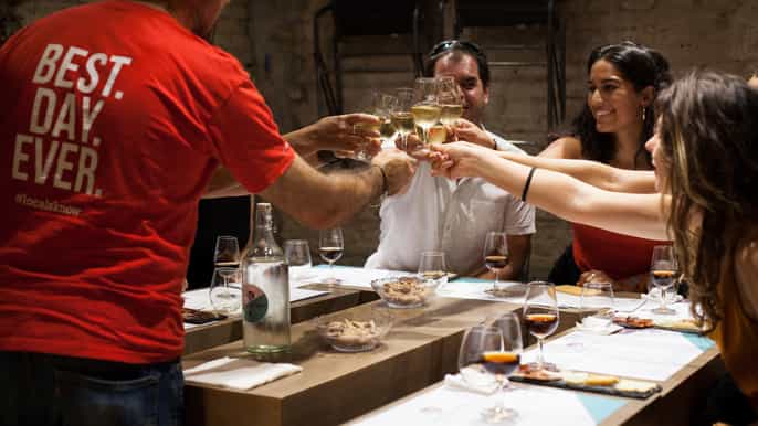 sevilla aventura de 3 horas de tapas jerez y cata de vinos