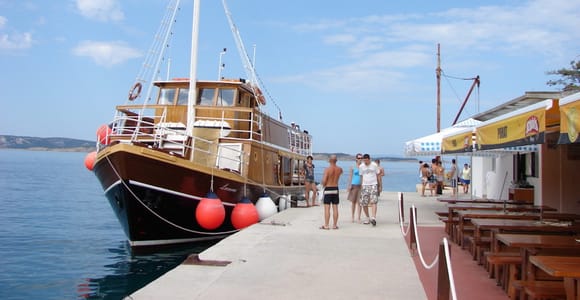 Von Baška: Tagestour auf einer traditionellen Insel mit Mittagessen