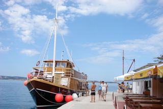 From Baška: Island Day Trip on a Traditional Ship with Lunch