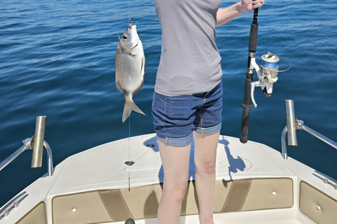 Fuengirola: Salida de Pesca con Bebidas y Material