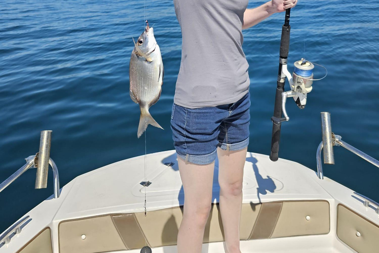 Fuengirola: Salida de Pesca con Bebidas y Material