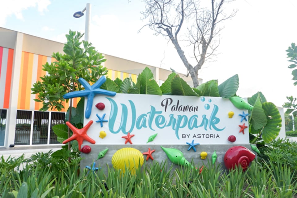 Puerto Princesa: Astoria Water Park Day Pass & Transfers