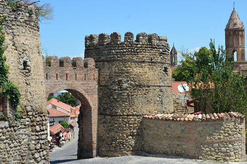 Tbilisi: Kakheti Wine, Bread, & Sighnaghi Day Trip