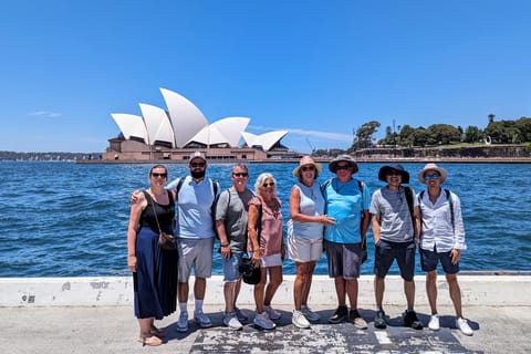 Sydney: City & The Rocks 3.5-Hour Walking Tour with a Drink - Image 2