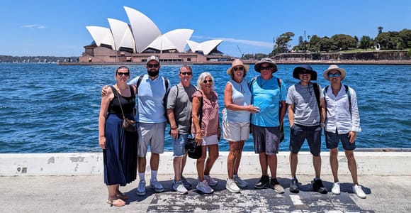 Sydney: City & The Rocks 3.5-Hour Walking Tour with a Drink