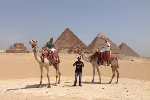 Cairo: Pyramids, Sakkara & Memphis Private Tour with Lunch