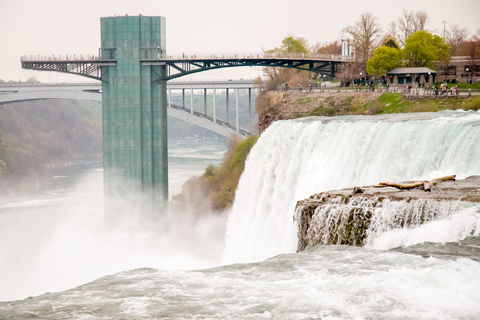 Niagara Falls, USA: Illumination Tour with Maid of the Mist