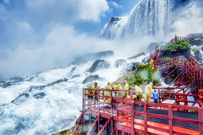 Niagara Falls, USA: Illumination Tour with Maid of the Mist