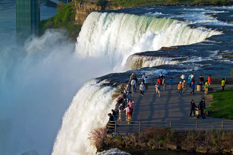 Niagara Falls, USA: Illumination Tour with Maid of the Mist
