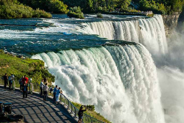 Niagara Falls, USA: Illumination Tour with Maid of the Mist
