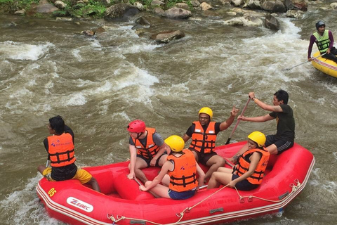 Krabi: Rafting na białej wodzie, wodospad i świątynia małpKrabi: Spływ górski, wodospad i świątynia małp