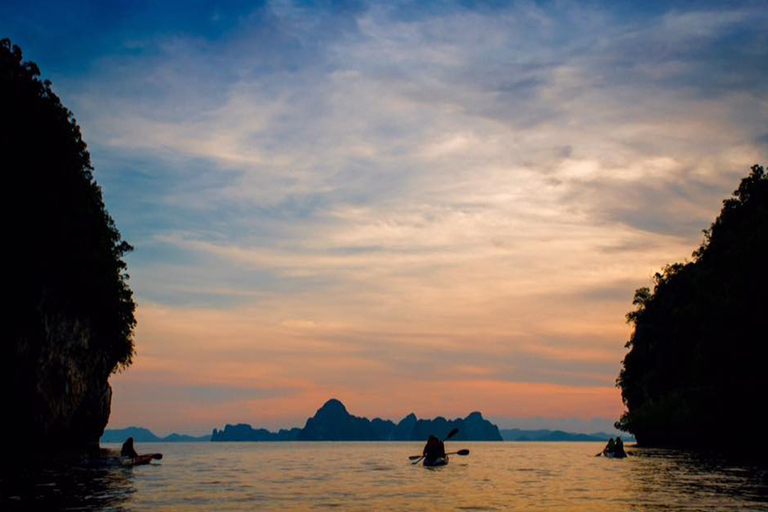 Krabi: excursion en kayak au coucher du soleil à Ao Thalane avec dîner barbecueKrabi: excursion d'une demi-journée en kayak au coucher du soleil avec dîner barbecue