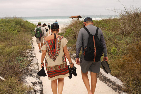 Galapagos: Exclusive 7-Day Tour – Santa Cruz, Isabela, and Santa Fe with Snorkeling Galapagos: Exclusive 7-Day Tour of Santa Cruz, Isabela, and Santa Fe with Snorkeling