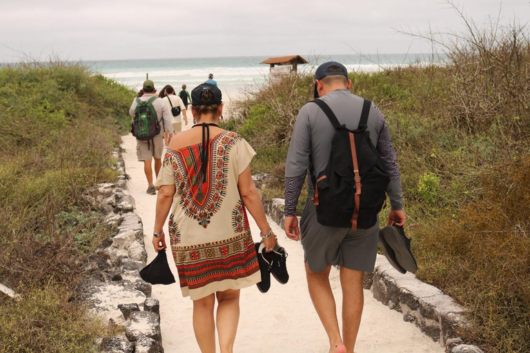 Galapagos: Exclusive 7-Day Tour – Santa Cruz, Isabela, and Santa Fe with Snorkeling Galapagos: Exclusive 7-Day Tour of Santa Cruz, Isabela, and Santa Fe with Snorkeling