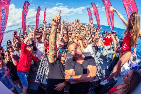 Ibiza: bootfeest met open bar en dj