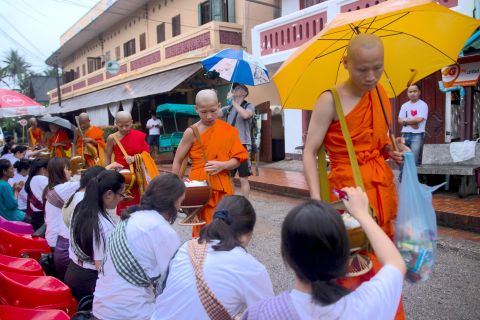 Luang Prabang: Buddhism Tour with Guide on a Vintage Tuk-Tuk