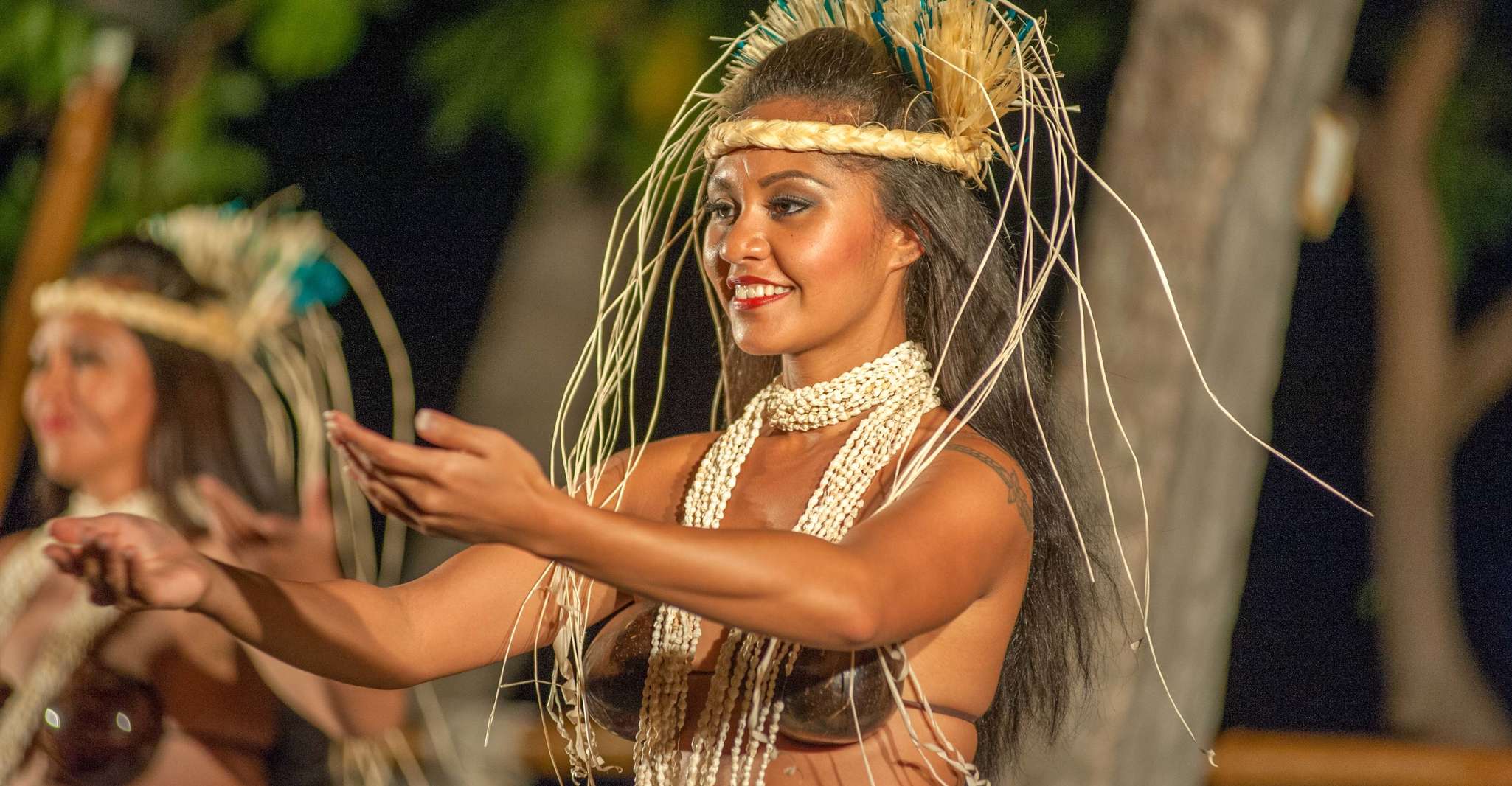 Kailua-Kona, Voyagers of the Pacific Luau with Buffet Dinner - Housity