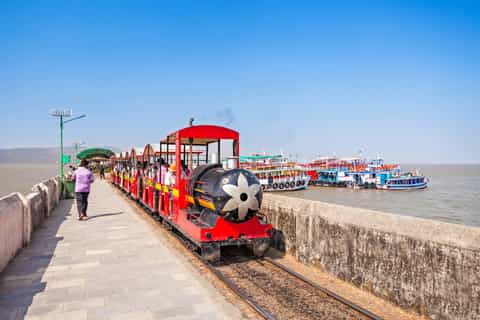 Elephanta Caves: Private Half-Day Tour from Mumbai