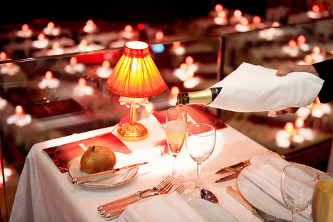 París: Cena espectáculo en el Moulin RougeEspectáculo con cena: menú Belle Époque