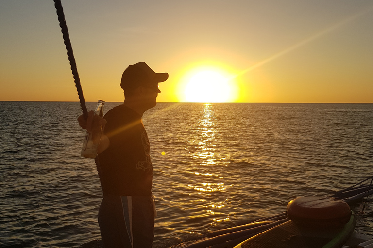 Boracay: Bootsfahrt bei Sonnenuntergang mit Schwimm-Stopp